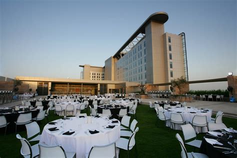 Aloft Abu Dhabi, Abu Dhabi Hotel Price, Address & Reviews