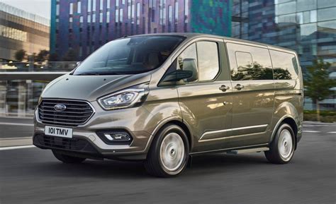 Facelifted 2018 Ford Tourneo Custom minivan goes upscale
