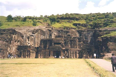 Blackburn Art History: Kailasanatha Temple