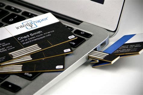 This Smart Business Card Lets You Share Your Porfolio With USB And NFC - MIKESHOUTS