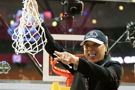 NCAAW: Significance of Dawn Staley sharing 2017 championship net - Swish Appeal