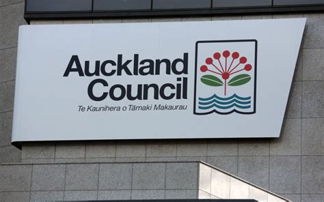 Auckland Council: Hundreds more job cuts announced to address mayor's cost-cutting budget | RNZ News