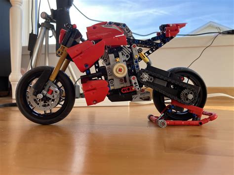 LEGO MOC 42107 DUCATI Streetfighter by MOC NEMOOZ | Rebrickable - Build with LEGO