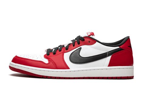 Air Jordan 1 Low Bred vs Air Jordan 1 Low Chicago - SBD