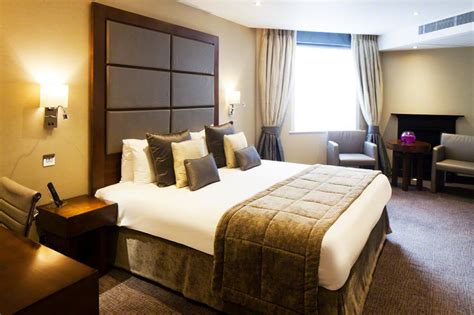 Wellington Hotel by Blue Orchid in London - Room Deals, Photos & Reviews