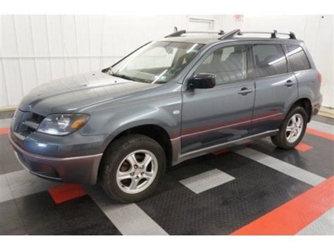 2004 Mitsubishi Outlander LS AWD Data, Info and Specs | GTCarLot.com