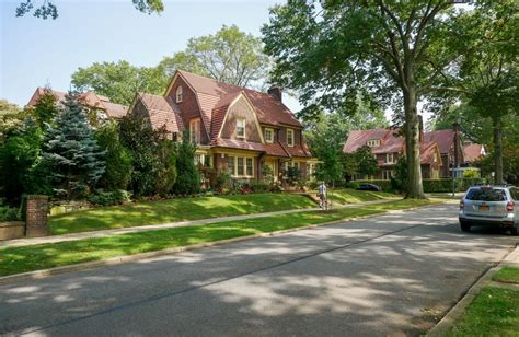 Forest Hills Gardens is Queens' Secret Suburb | Elliman Insider