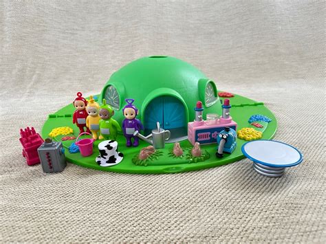 Teletubbies Teletubby House Home Hill Figures Playset Noo Noo Toy Carry ...