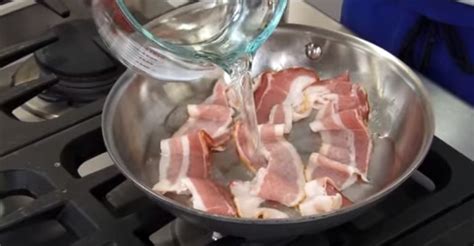 Cooking Bacon in Water Makes the Most Perfect Bacon Ever! Lard, Cooking ...