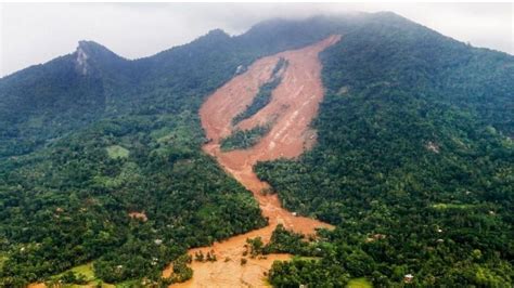 Sri Lanka mudslide leaves scores missing - BBC News