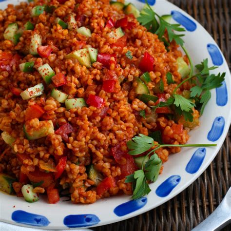 How to make Turkish Bulgur Salad (Kısır) - Days of Jay