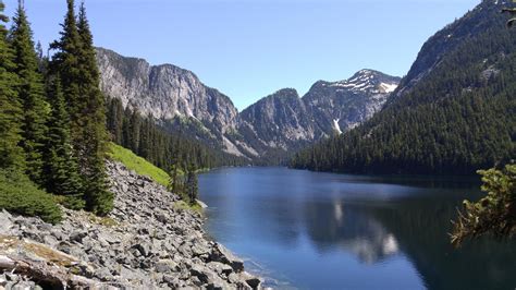 Eaton lake near Hope, BC : hiking