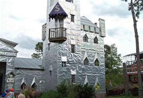 Solomon’s Castle: a 12,000-Square-Foot Fort Made From Recycled ...