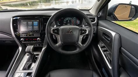 2023 Mitsubishi Pajero Sport GSR review - Drive