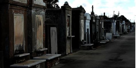 The 7 Most Haunted Places in New Orleans - Enter if You Dare