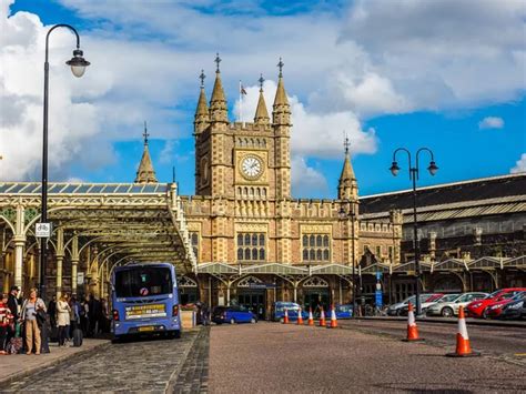 Bristol Temple Meads railway station with commuters at rush hour ...