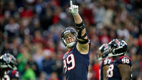 Texans star J.J. Watt reportedly had minor knee procedure after wild ...