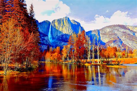 Tranquil Mountain Reflections: A Stunning 4K Ultra HD Wallpaper of Autumn Nature