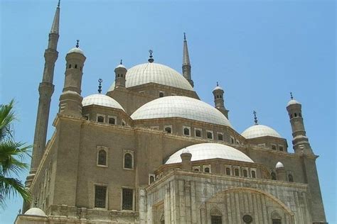 The Egyptian Museum And Old Cairo Tour