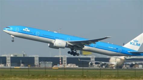 KLM Boeing 777-300 Takeoff Amsterdam Airport Schiphol - YouTube