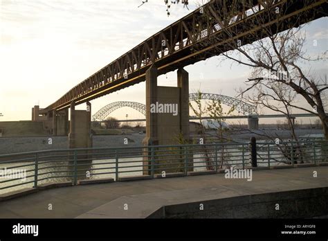 Mississippi River Bridge, Memphis, Tennessee Stock Photo - Alamy