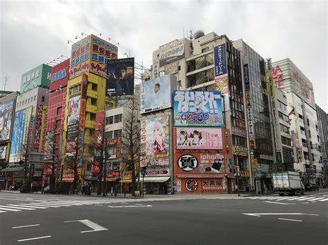 Akiba in the morning : r/japanpics