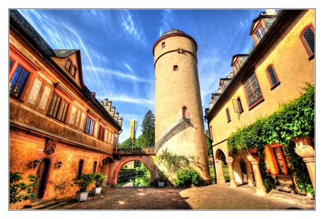 Mespelbrunn - Schloss Mespelbrunn Innenhof 01 | Mespelbrunn … | Flickr