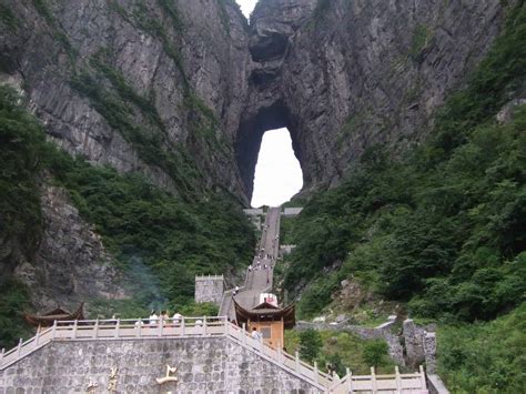 Arte em Viagens » Montanha Tianmen - Arte em Viagens