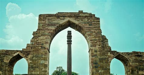 Mehrauli Iron Pillar (Illustration) - World History Encyclopedia