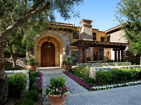 THE COMPLETE HOW-TO GUIDE ON DESIGNING YOUR PERFECT ARIZONA LANDSCAPE