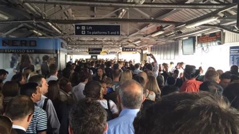 London Underground at complete standstill as thousands of workers support strike | ITV News London