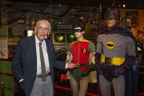 The Hollywood Museum Hosts a Batman 66 Exhibit Panel – The Hollywood 360