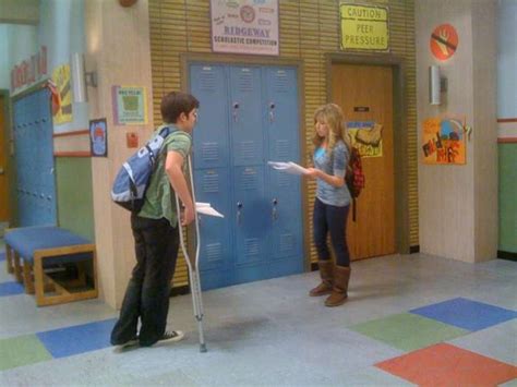 Behind The Scenes Pics From iCARLY! | TigerBeat