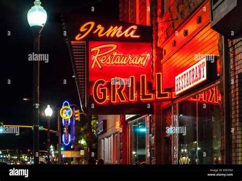 Irma Hotel Restaurant Grill in Cody, Wyoming. Vintage Leuchtreklame ...