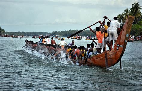 Chundan Vallam (India) - Traditional Sports