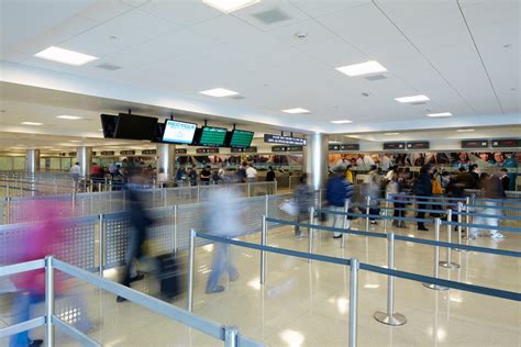 James A. Wilding International Arrivals Hall at Washington Dulles ...