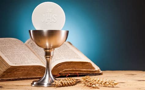 Eucharist and Bible, goblet, Eucharist, Bible, Host, HD wallpaper | Peakpx