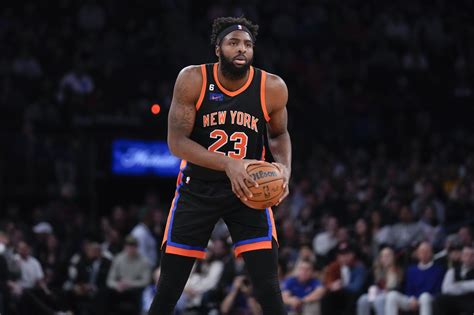 Mitchell Robinson Stats, Salary, Net worth, Age, Height, Girlfriend ...