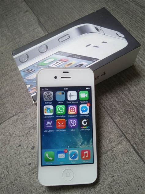 Apple iPhone 4 8GB - White - in original box - simlock free - Model ...