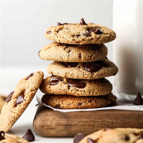 Paleo Chocolate Chip Cookies - JoyFoodSunshine