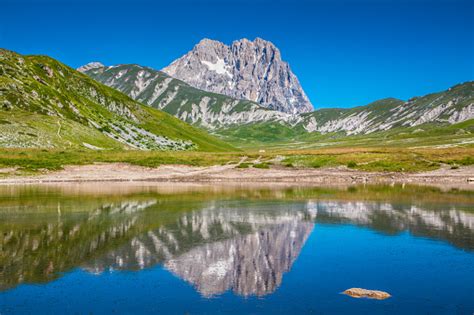 Gran Sasso Mountain Vertice Campo Imperatore Plateau Abruzzo Italia - Fotografie stock e altre ...