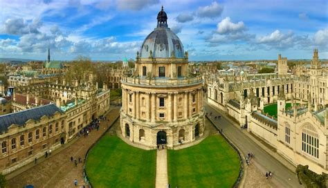 Universitas Oxford: Biaya Kuliah dan Jurusan dari Kampus Bergengsi Ini