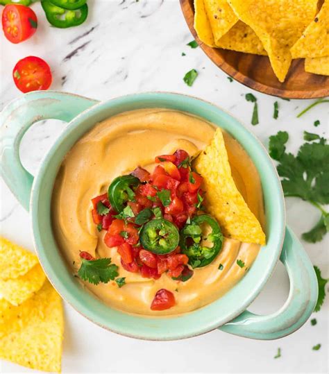 Vegan Queso {Made with Cashews and Cauliflower} – WellPlated.com