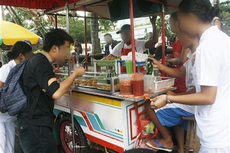 Contaminated street food caused diarrhea outbreak in Davao — health ...