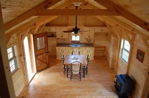 This Amish cabin is adorable, but seeing the ceiling will have you sold ...