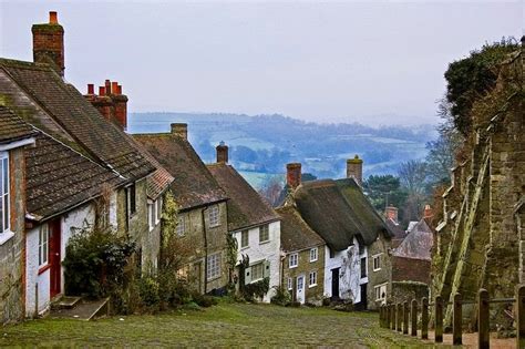 The Iconic Gold Hill of Shaftesbury | Amusing Planet