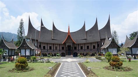 Unmissable West Sumatera, The Land of the Minangkabau - Gaya Travel ...