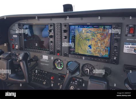 Interior of a Cessna 172 airplane 11.9.2020 Stock Photo - Alamy