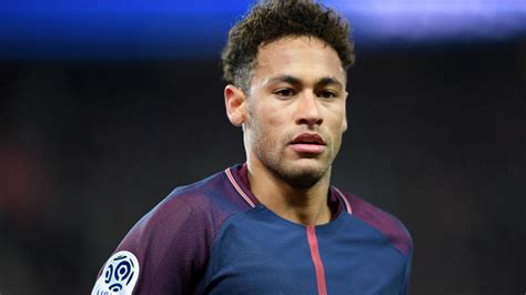 PSG’s Neymar to be operated in Brazil, skips Madrid clash