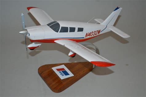 Piper PA-32 Airplane Model – Mahogany Airplane Models